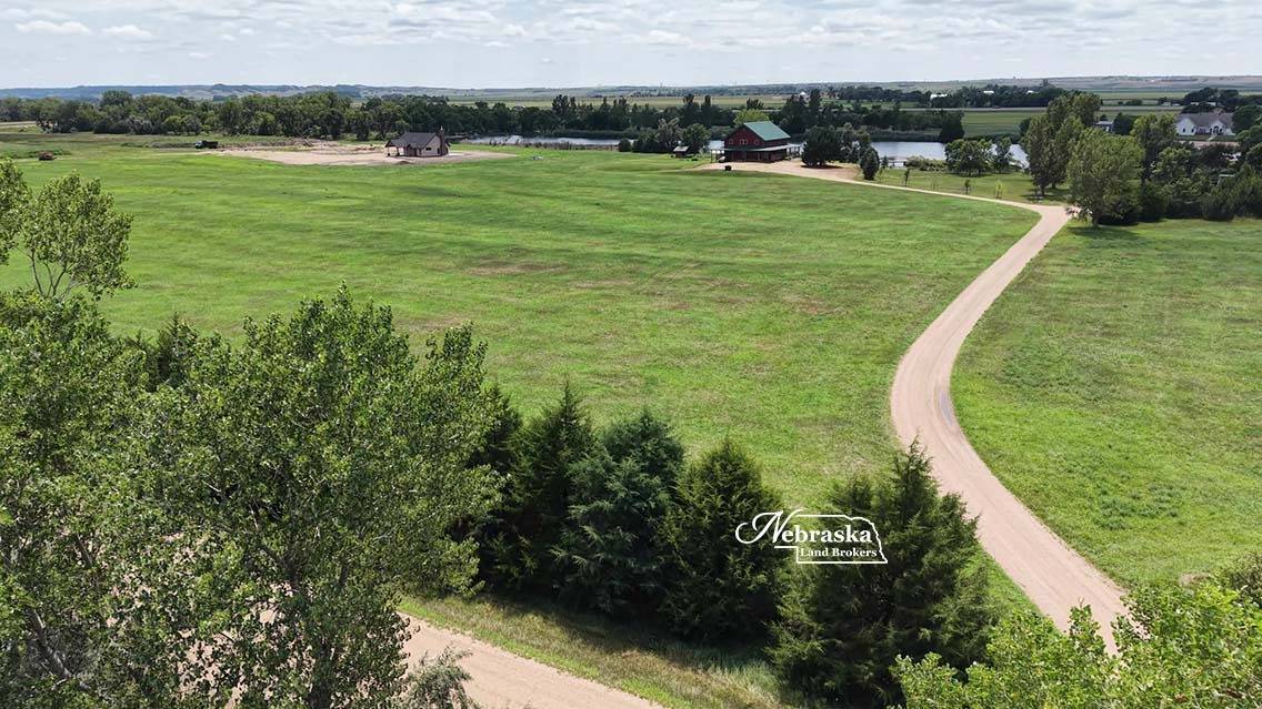 Photo 10 of 60 of home listing at 6874 East North Shore Drive, North Platte, NE 69101