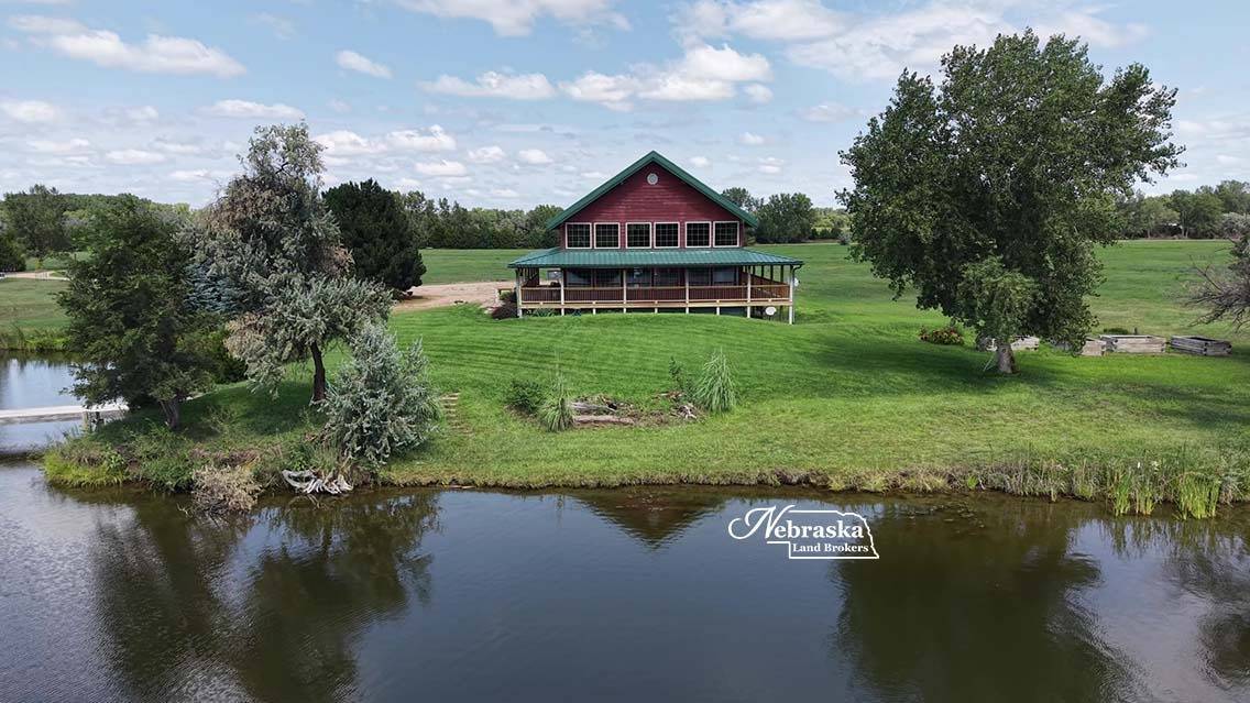 Photo 2 of 60 of home listing at 6874 East North Shore Drive, North Platte, NE 69101