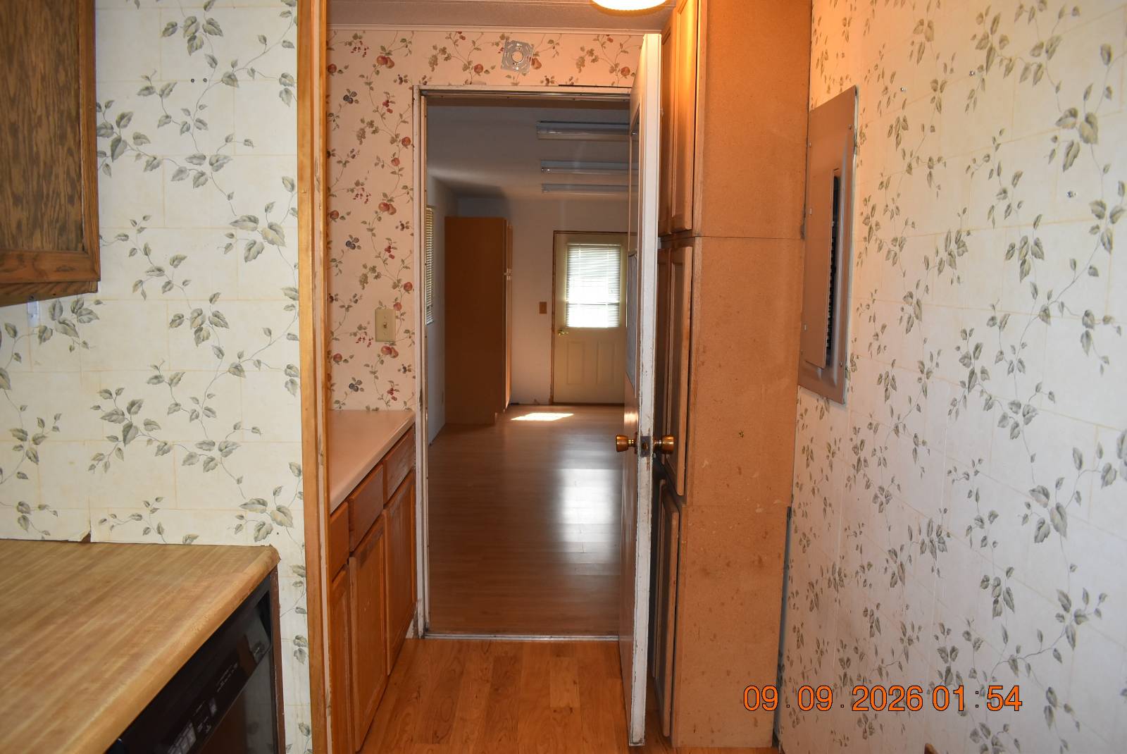 Photo 14 of 46 of home listing at 5611 Madison RD, Alliance, NE 69301