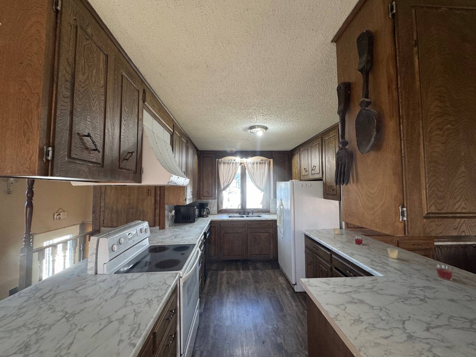 Photo 2 of 31 of home listing at 105 Ash, Crookston, NE 69212