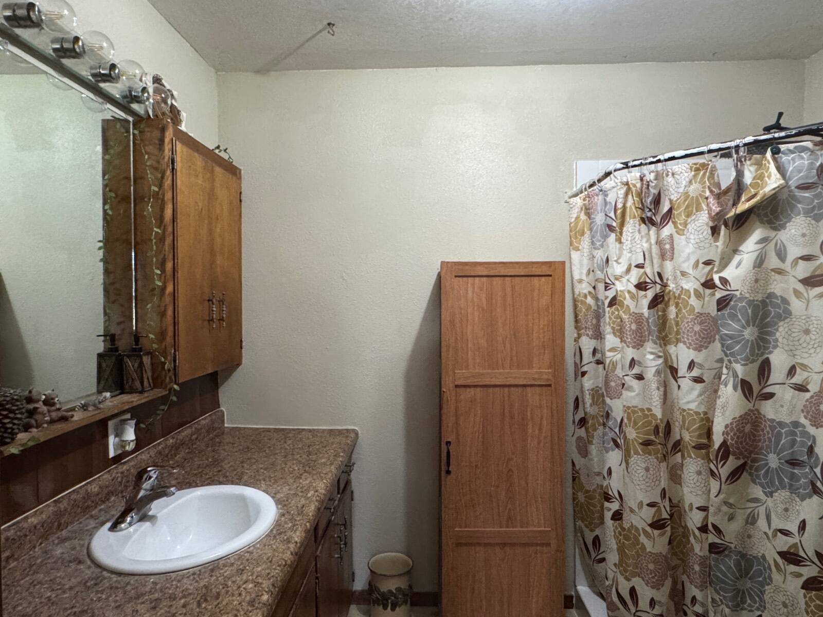 Photo 17 of 31 of home listing at 105 Ash, Crookston, NE 69212