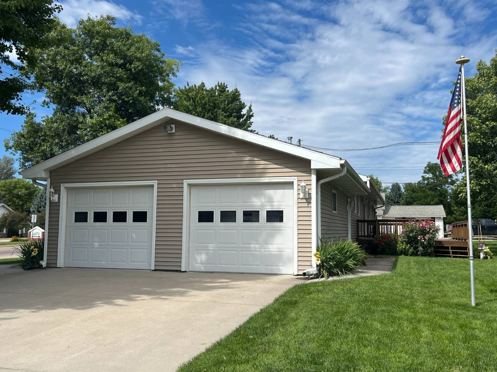Photo 16 of 19 of home listing at 612 W 8th Street, Neligh, NE 68756
