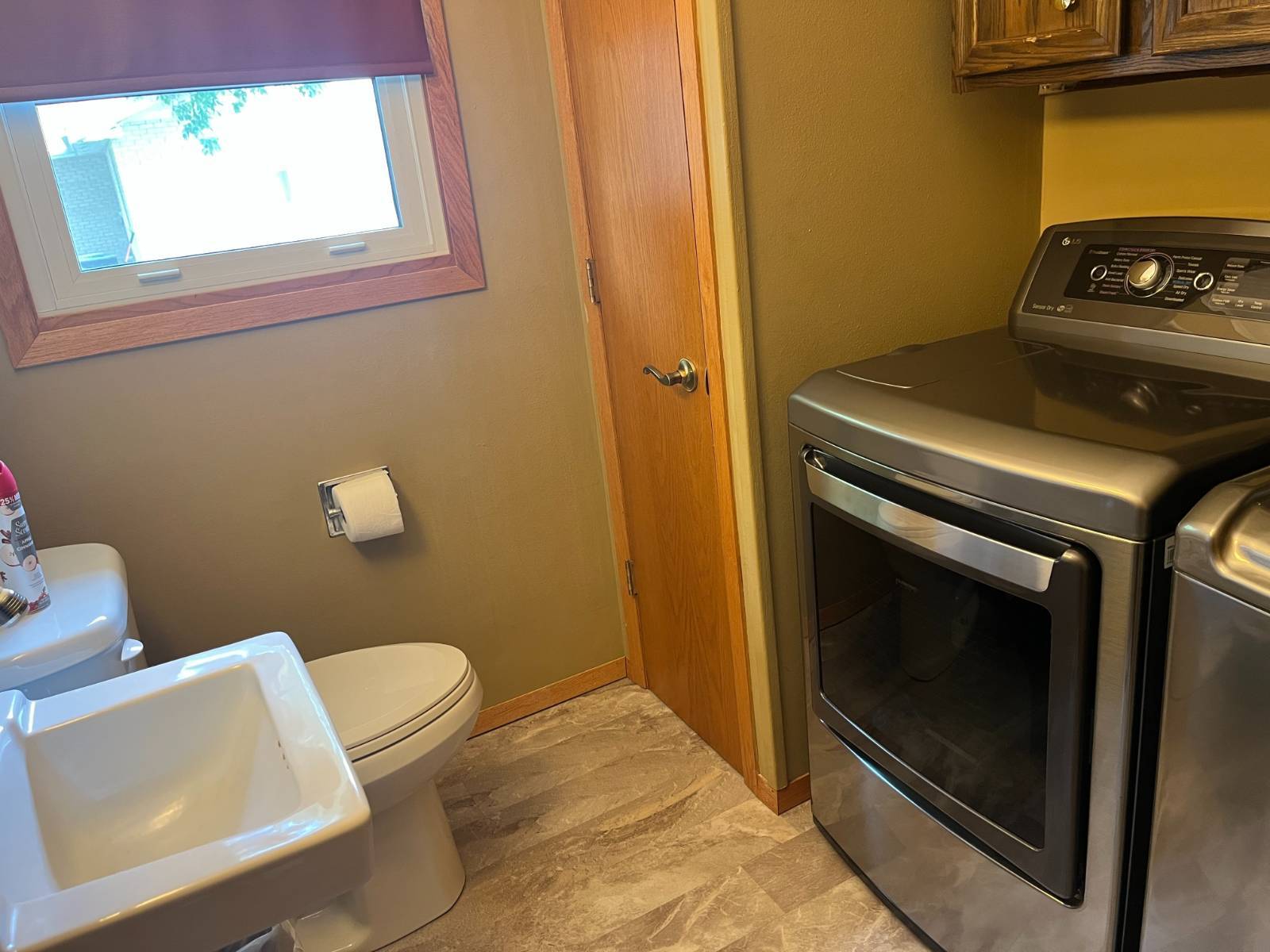 Photo 15 of 19 of home listing at 612 W 8th Street, Neligh, NE 68756