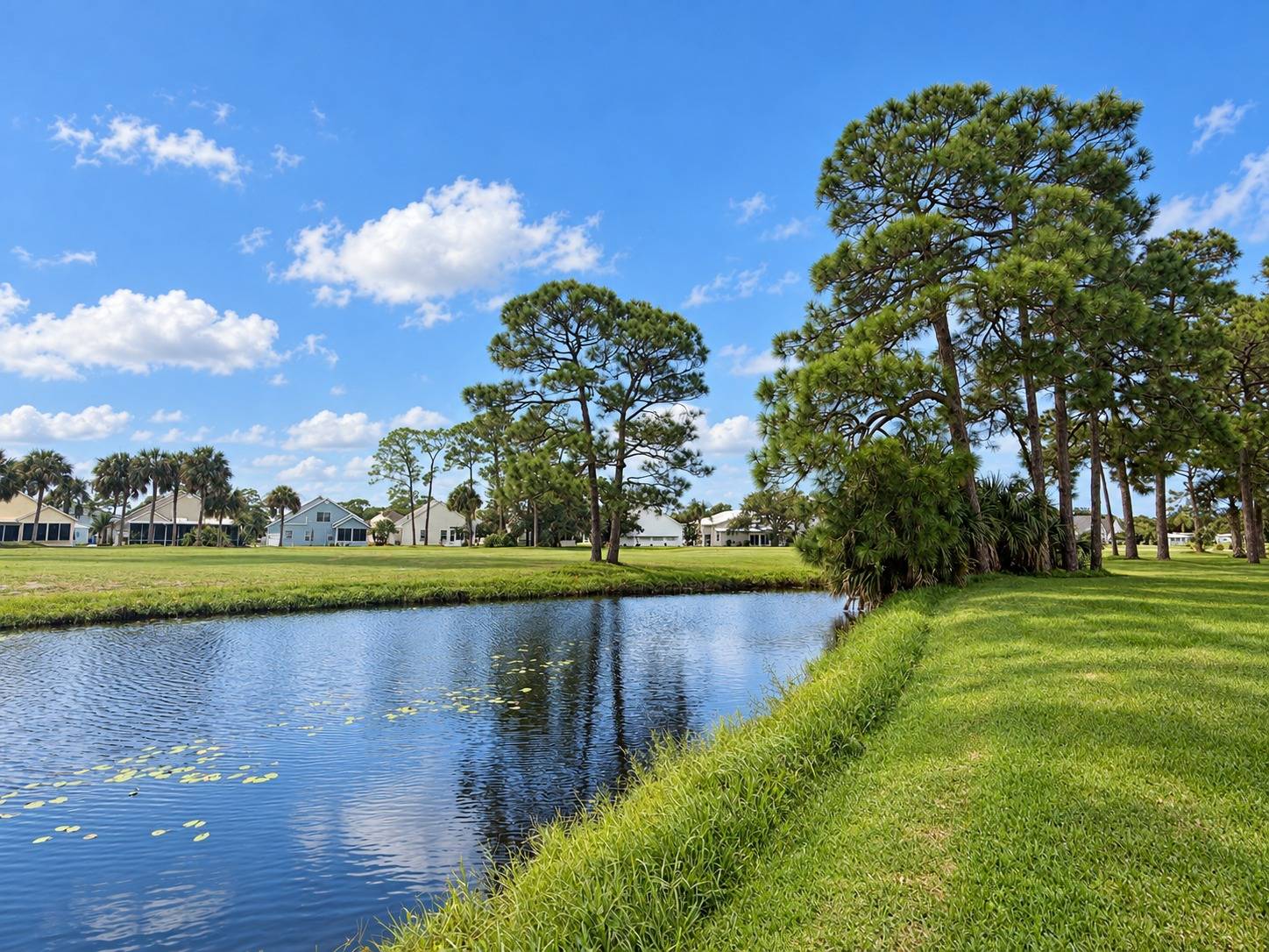 519 Twin Lakes Dr, Titusville, FL 32780