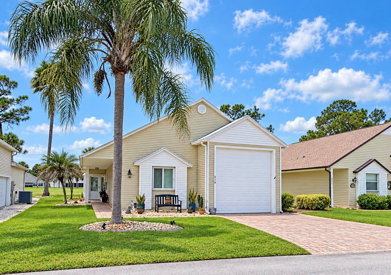 519 Twin Lakes Dr, Titusville, FL 32780