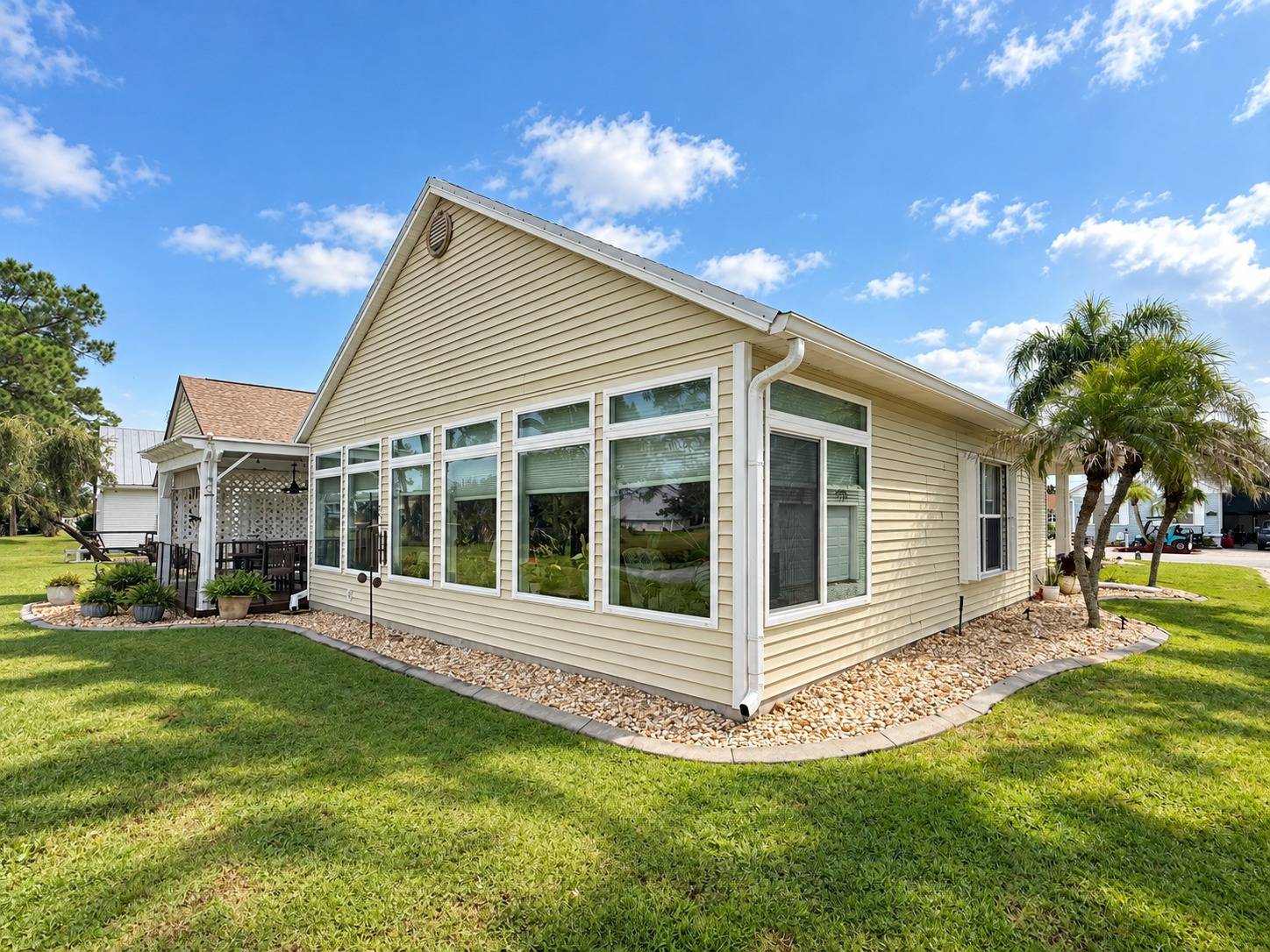 519 Twin Lakes Dr, Titusville, FL 32780