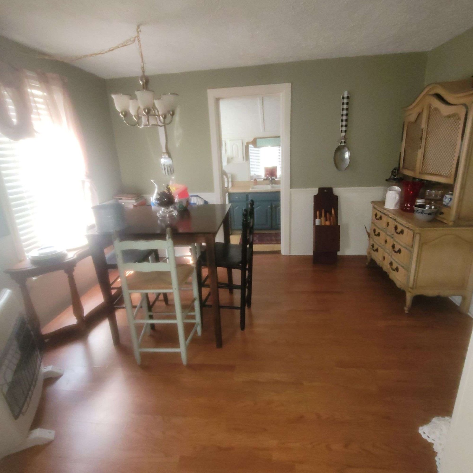 121 Nichols St