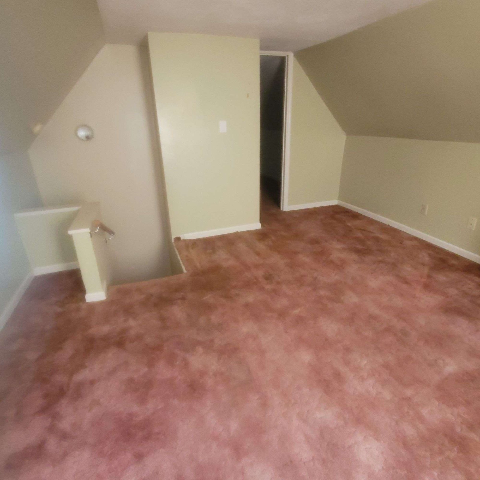 121 Nichols St