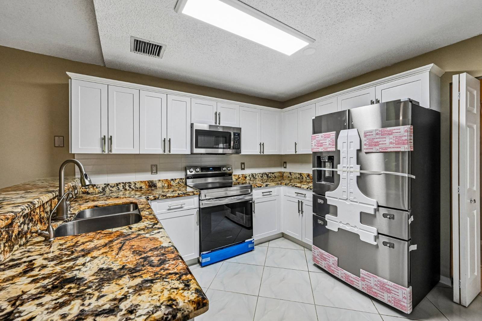 6520 NW 41st Ter, Coconut Creek, FL 33073
