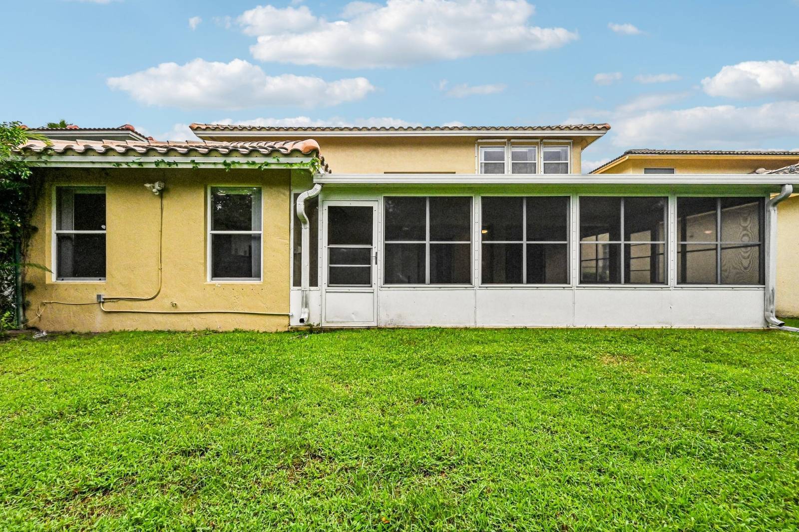 6520 NW 41st Ter, Coconut Creek, FL 33073