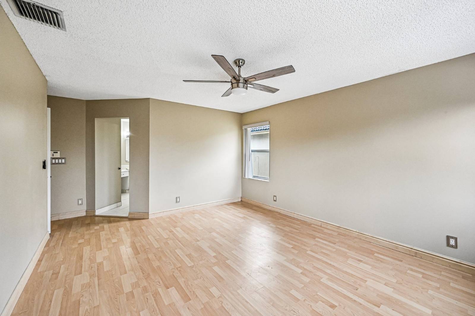 6520 NW 41st Ter, Coconut Creek, FL 33073