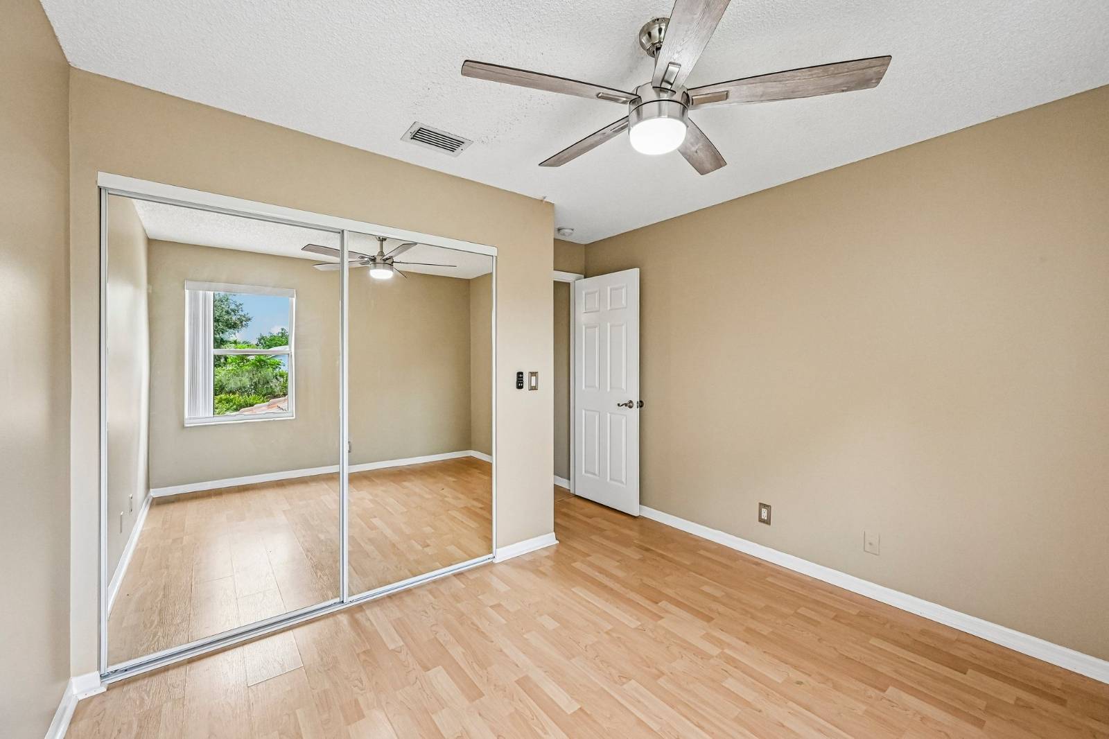 6520 NW 41st Ter, Coconut Creek, FL 33073