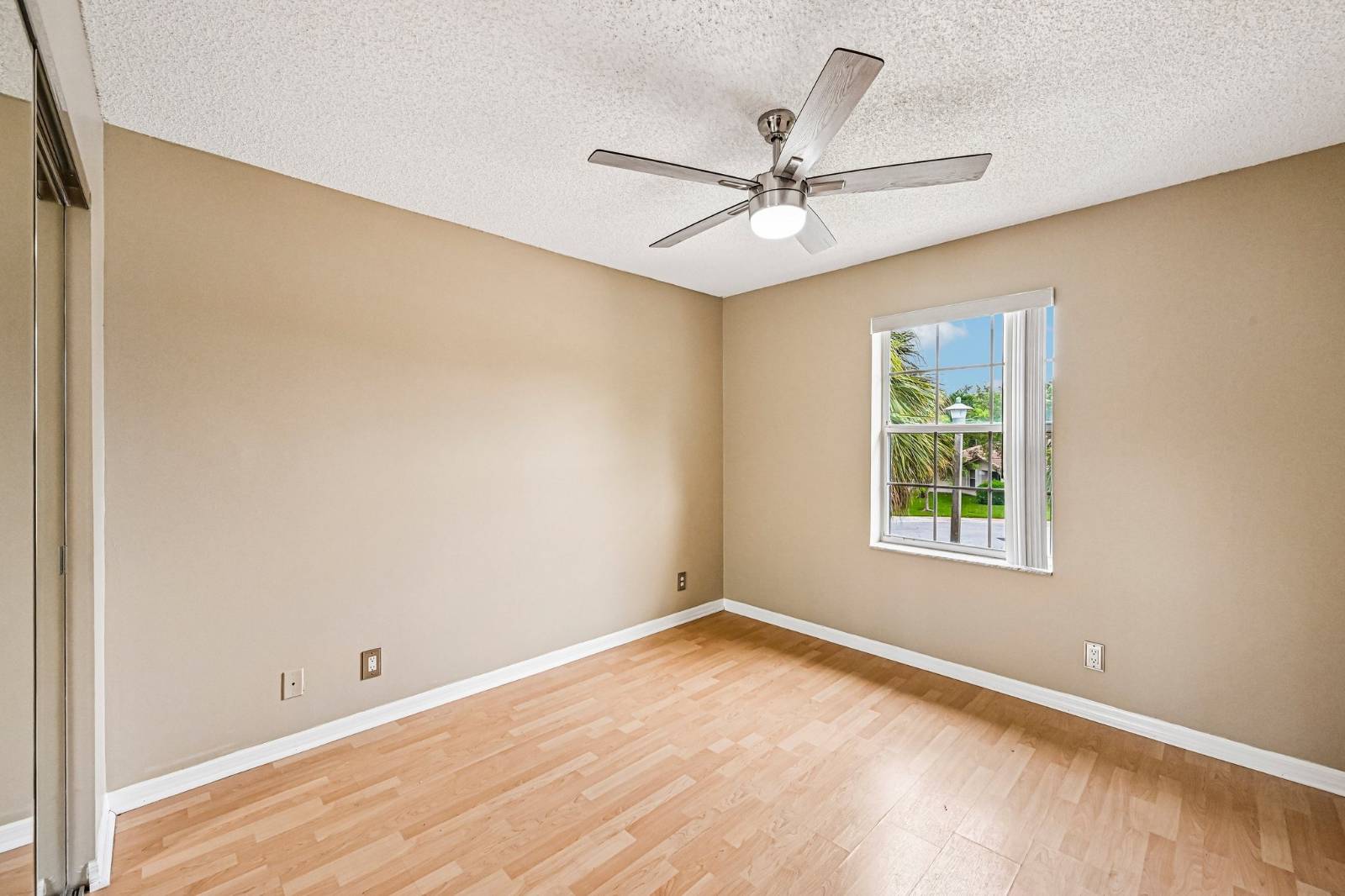6520 NW 41st Ter, Coconut Creek, FL 33073
