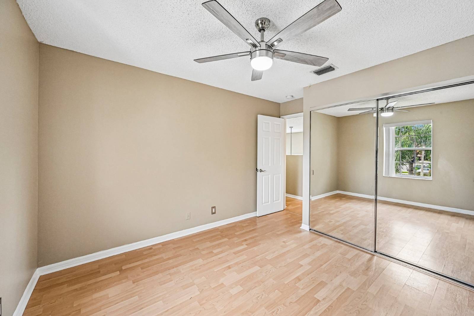 6520 NW 41st Ter, Coconut Creek, FL 33073