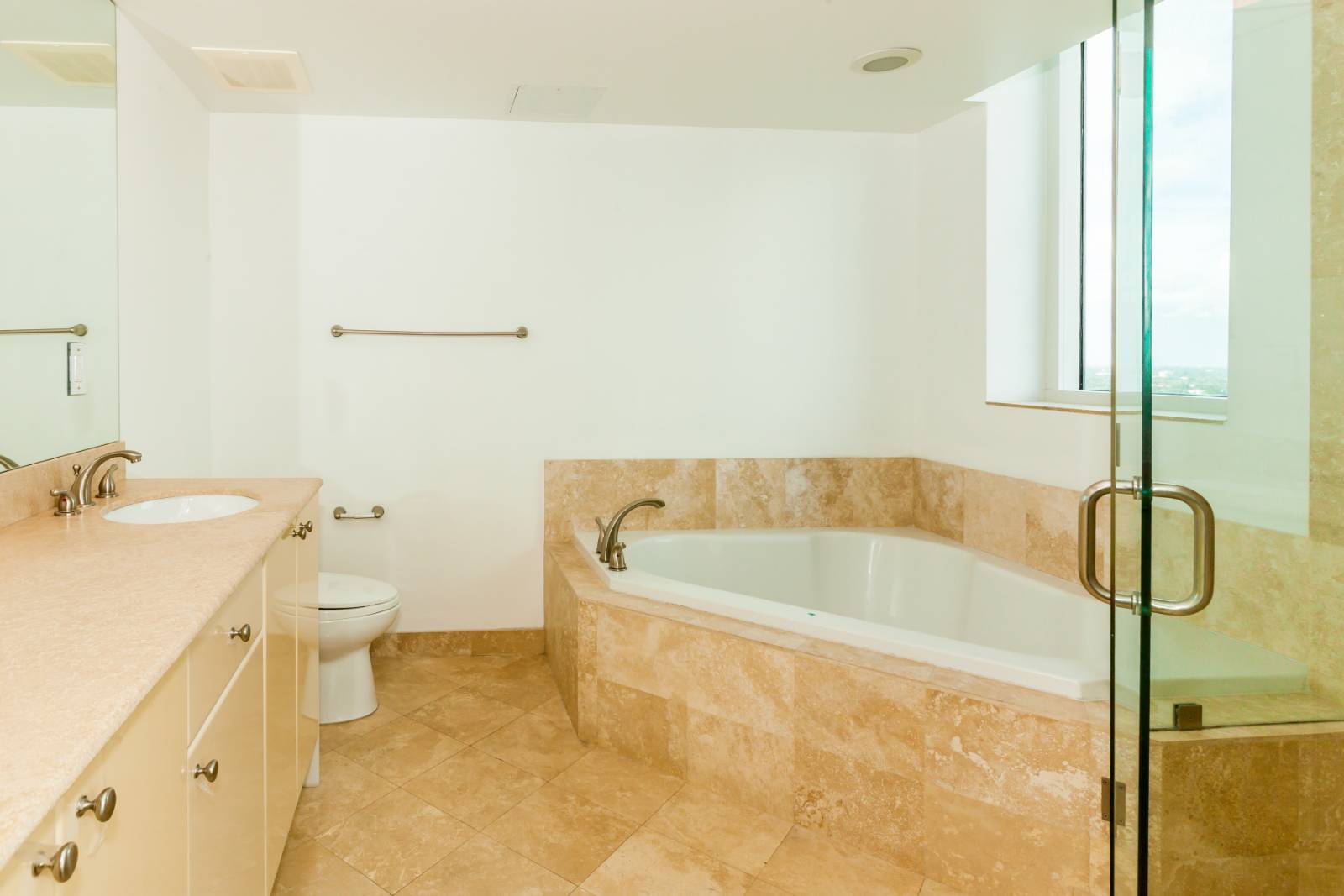 1745 E Hallandale Beach Blvd, Hallandale, FL 33009