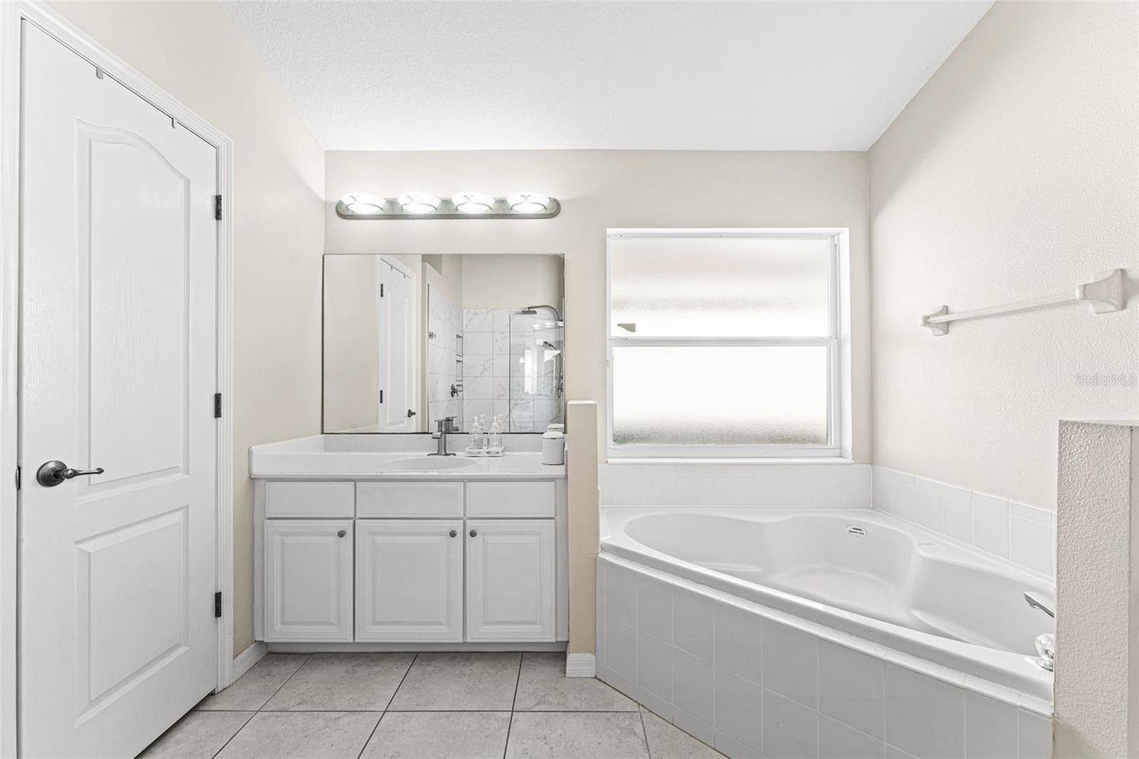 10037 Portofino Dr, Orlando, FL 32832