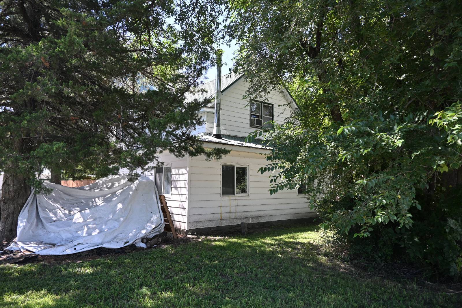 Photo 4 of 33 of home listing at 308 Sixth Street, Taylor, NE 68879