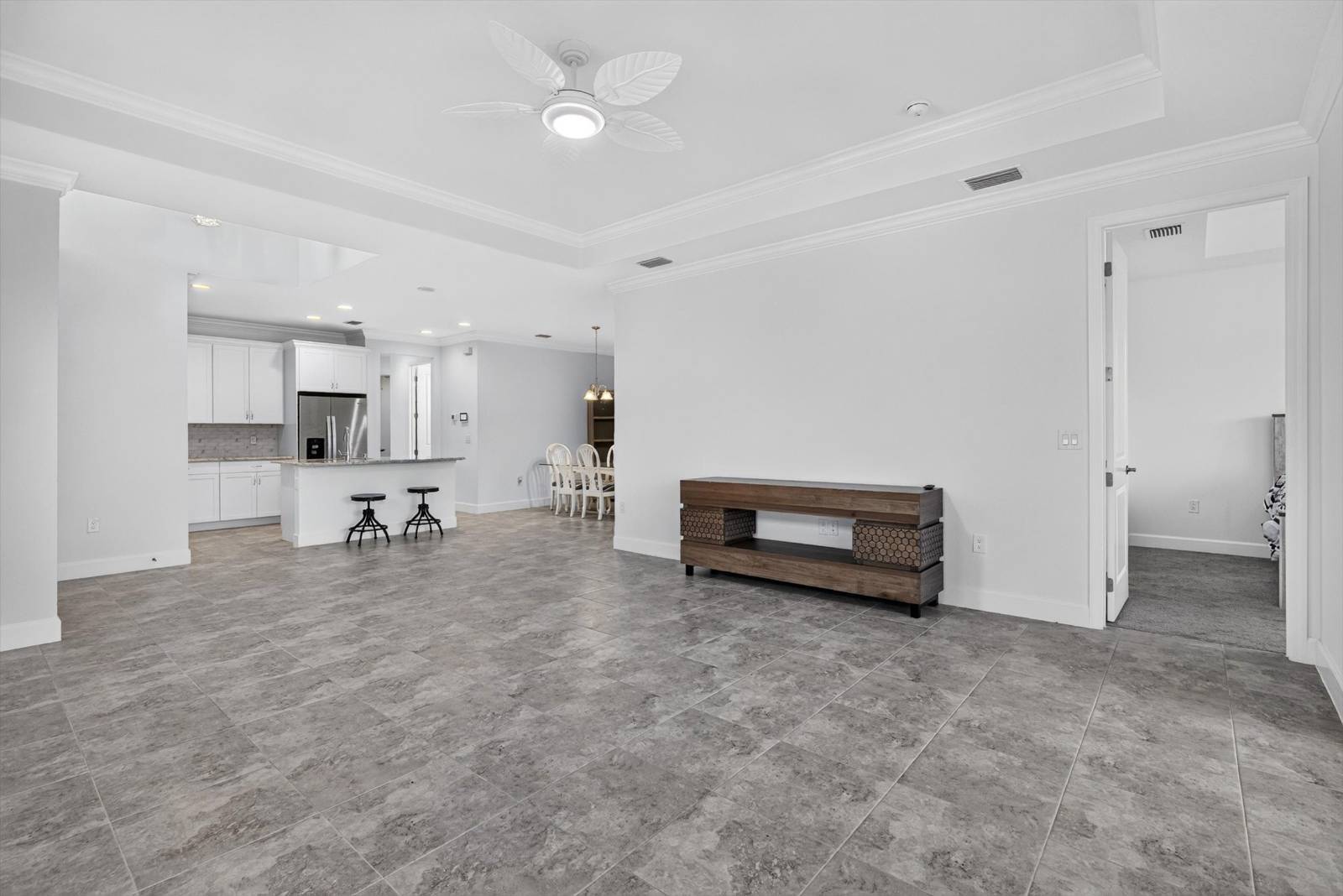 215 Gypsy Palace Lane, Daytona Beach, FL 32124