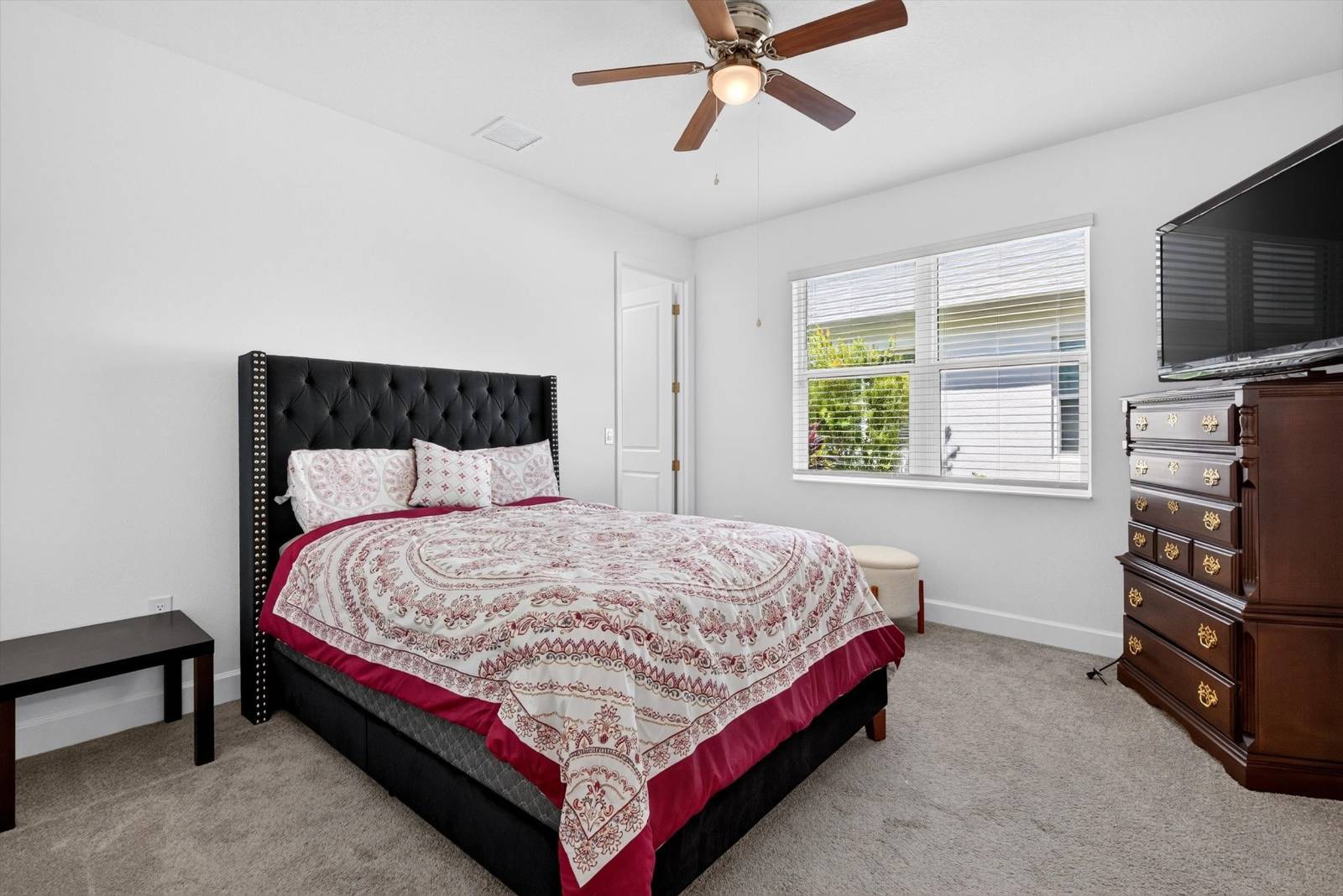 215 Gypsy Palace Lane, Daytona Beach, FL 32124