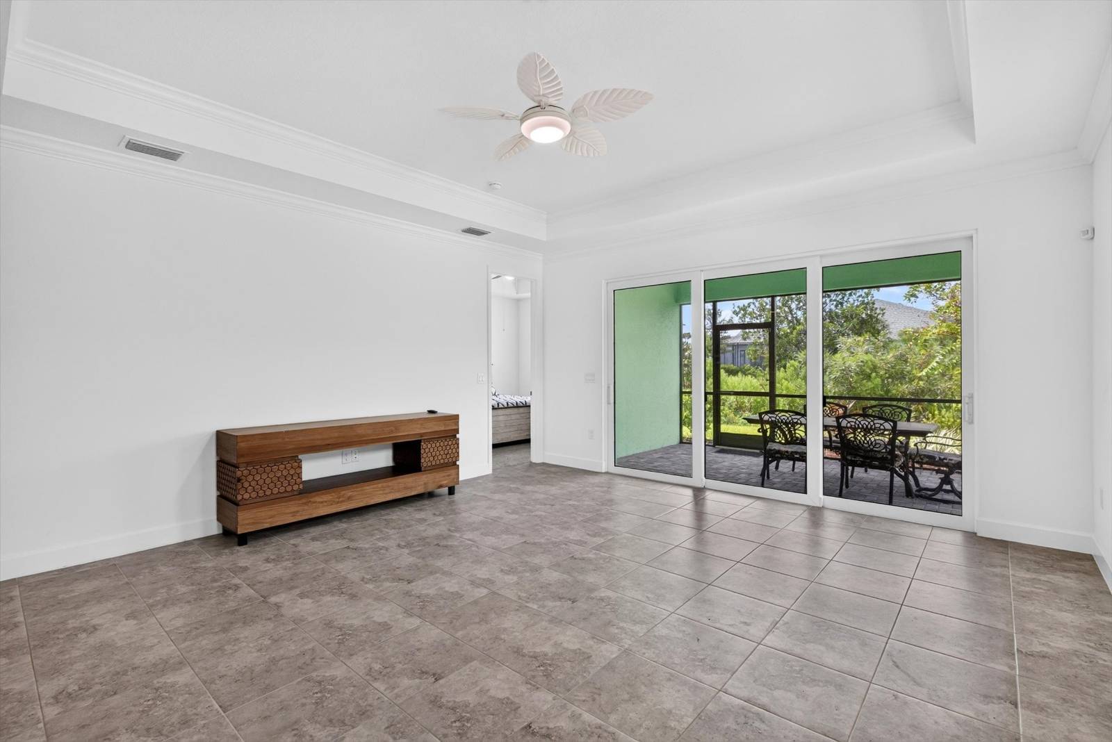 215 Gypsy Palace Lane, Daytona Beach, FL 32124