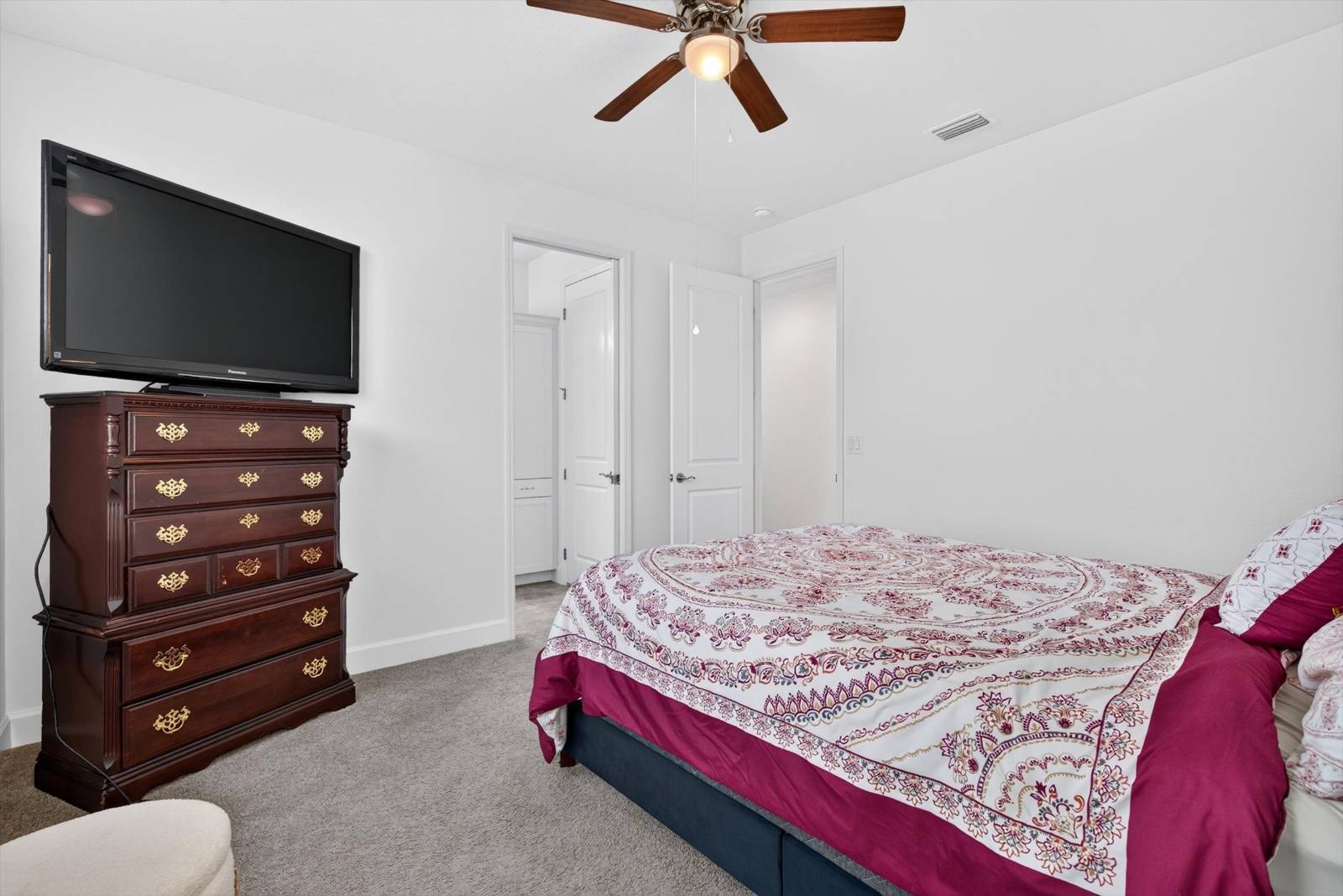 215 Gypsy Palace Lane, Daytona Beach, FL 32124
