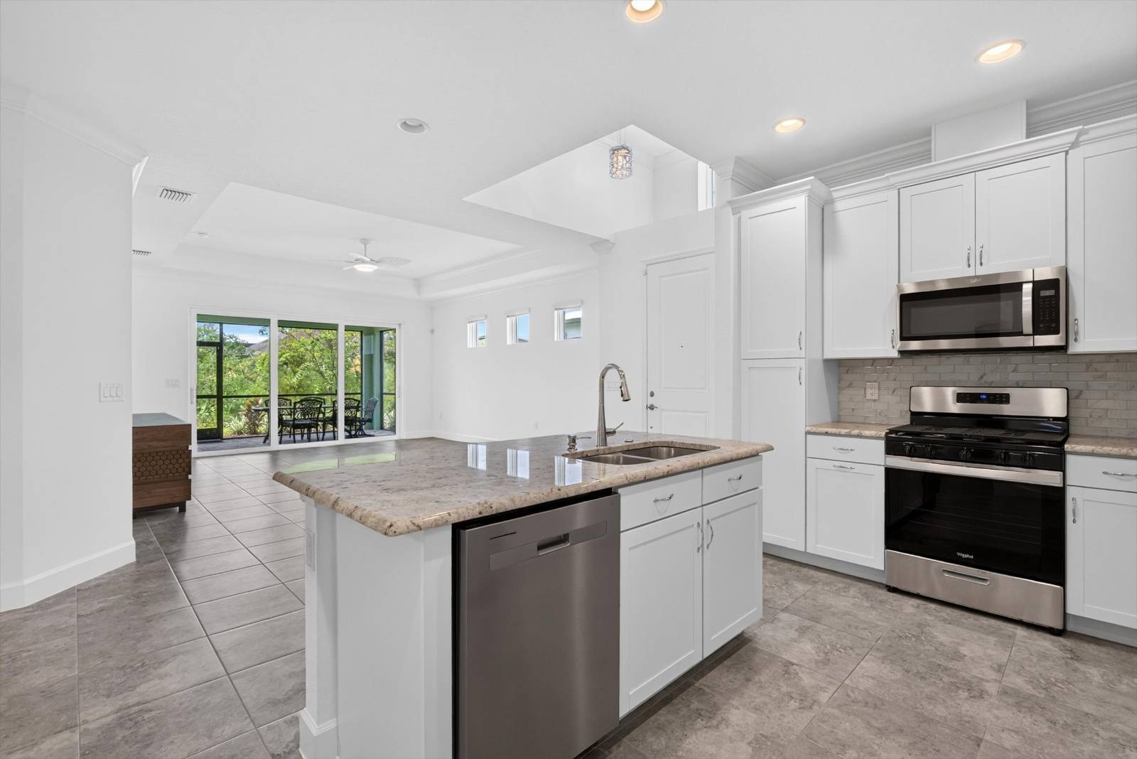 215 Gypsy Palace Lane, Daytona Beach, FL 32124