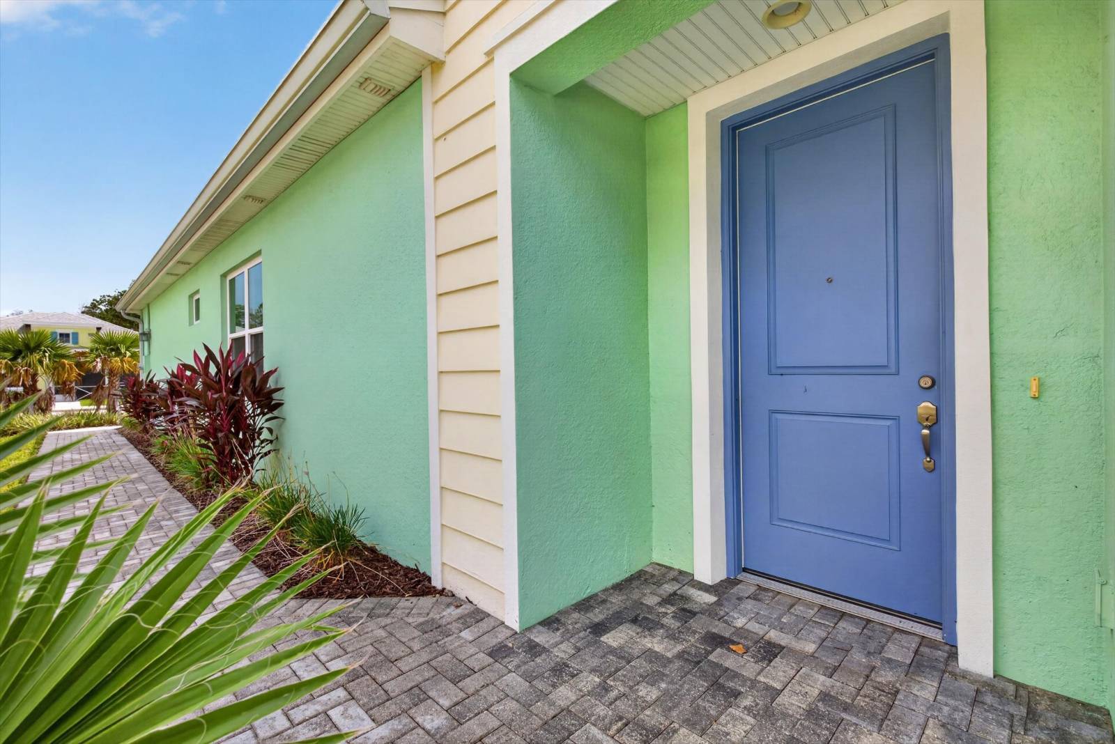 215 Gypsy Palace Lane, Daytona Beach, FL 32124