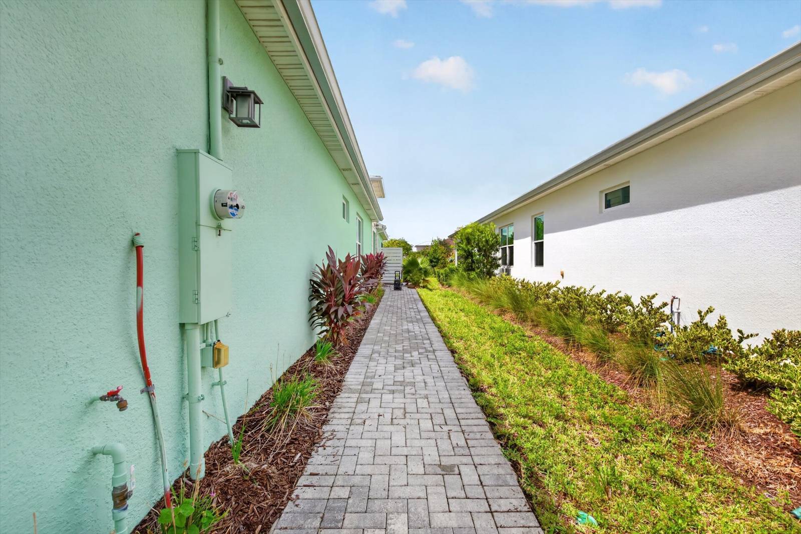 215 Gypsy Palace Lane, Daytona Beach, FL 32124