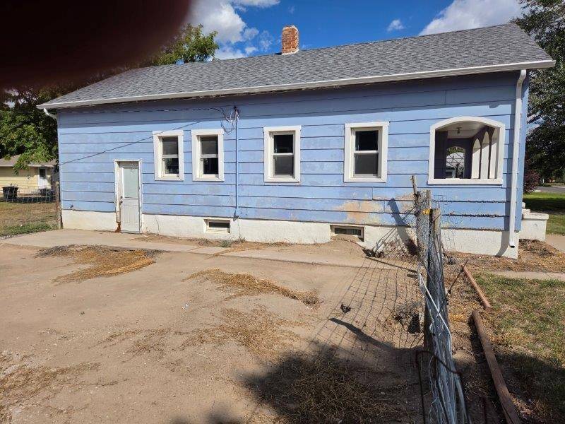 Photo 6 of 16 of home listing at 230 East 5th Street, Imperial, NE 69033