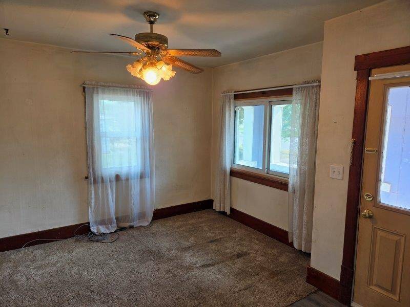 Photo 9 of 16 of home listing at 230 East 5th Street, Imperial, NE 69033