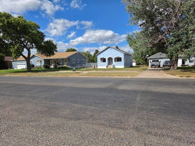 Photo 2 of 16 of home listing at 230 East 5th Street, Imperial, NE 69033