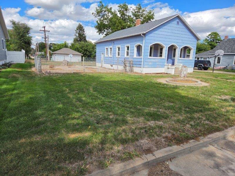 Photo 3 of 16 of home listing at 230 East 5th Street, Imperial, NE 69033