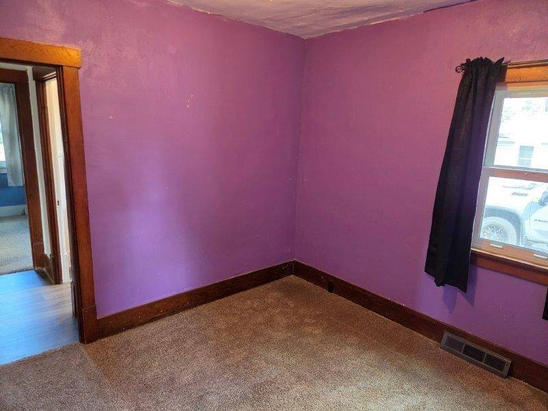 Photo 14 of 16 of home listing at 230 East 5th Street, Imperial, NE 69033