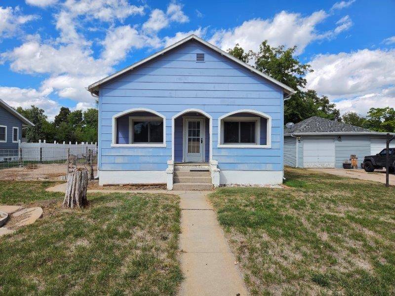 Photo 1 of 16 of home listing at 230 East 5th Street, Imperial, NE 69033