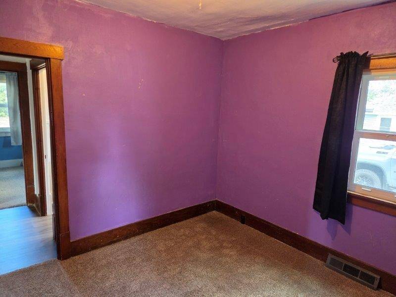 Photo 15 of 16 of home listing at 230 East 5th Street, Imperial, NE 69033
