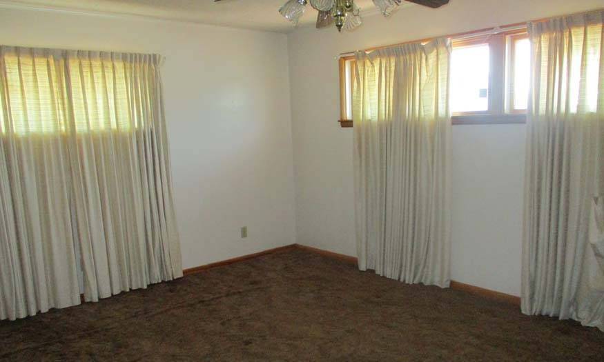 Photo 15 of 16 of home listing at 721 N Oak, Gordon, NE 69343