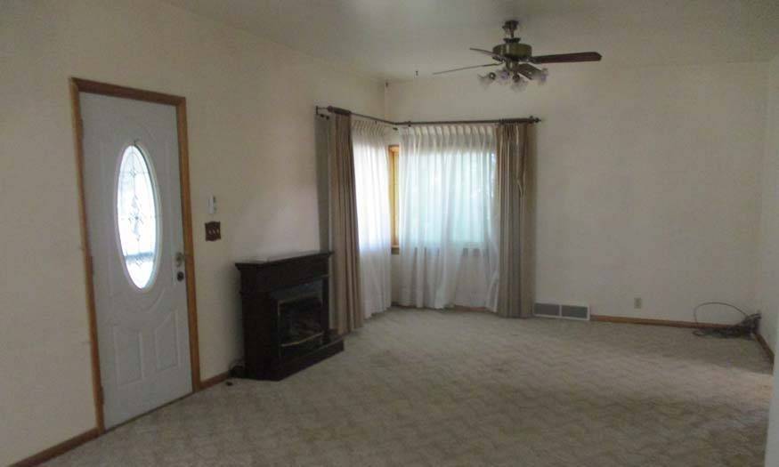 Photo 7 of 16 of home listing at 721 N Oak, Gordon, NE 69343