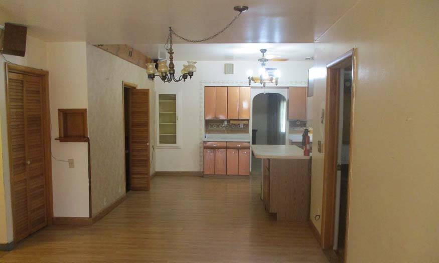 Photo 11 of 16 of home listing at 721 N Oak, Gordon, NE 69343