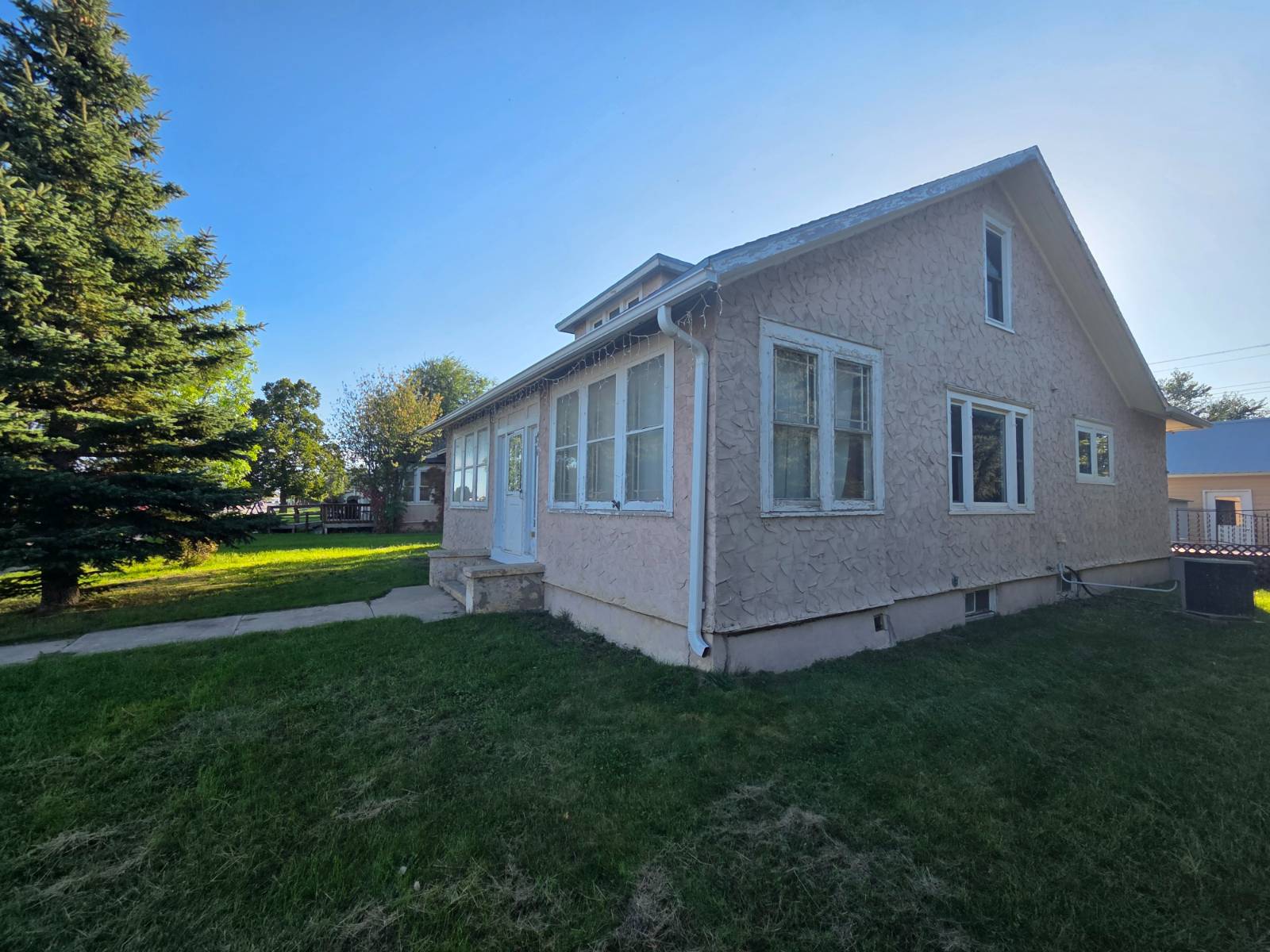 Photo 2 of 23 of home listing at 416 North Main St, Gordon, NE 69343