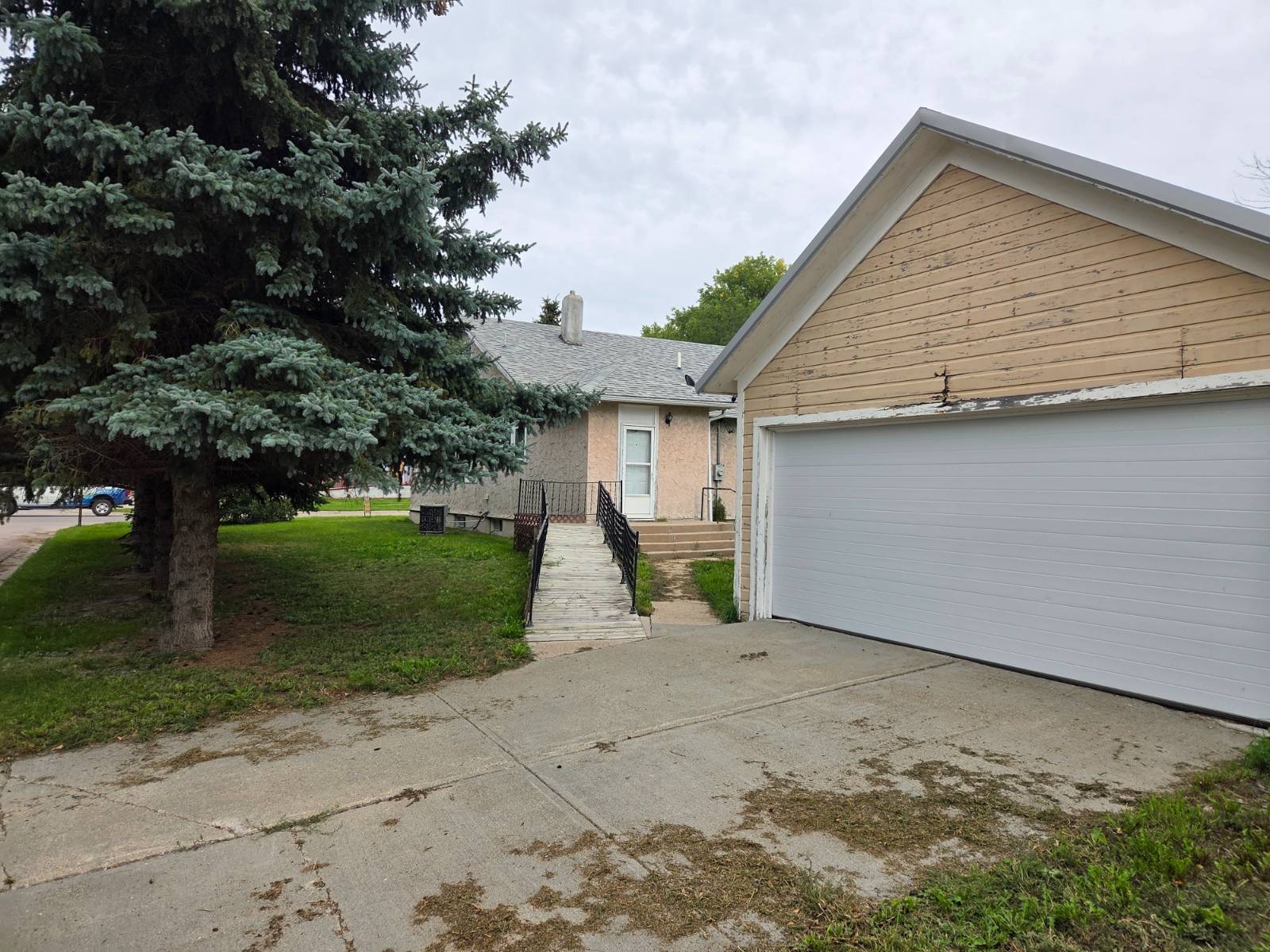 Photo 21 of 23 of home listing at 416 North Main St, Gordon, NE 69343