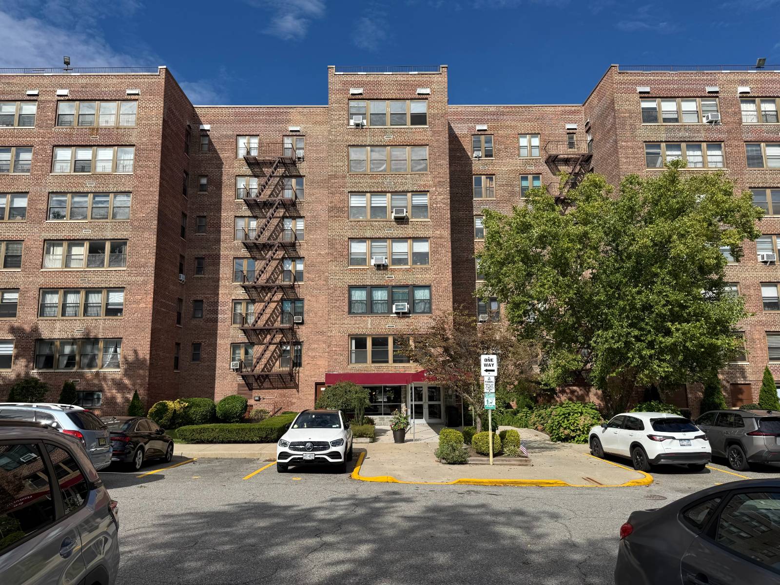 18-35 CORPORAL KENNEDY STREET, # 4E