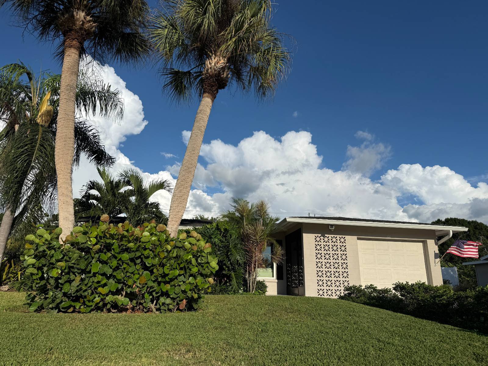 166 Algiers Dr, Venice, FL 34293