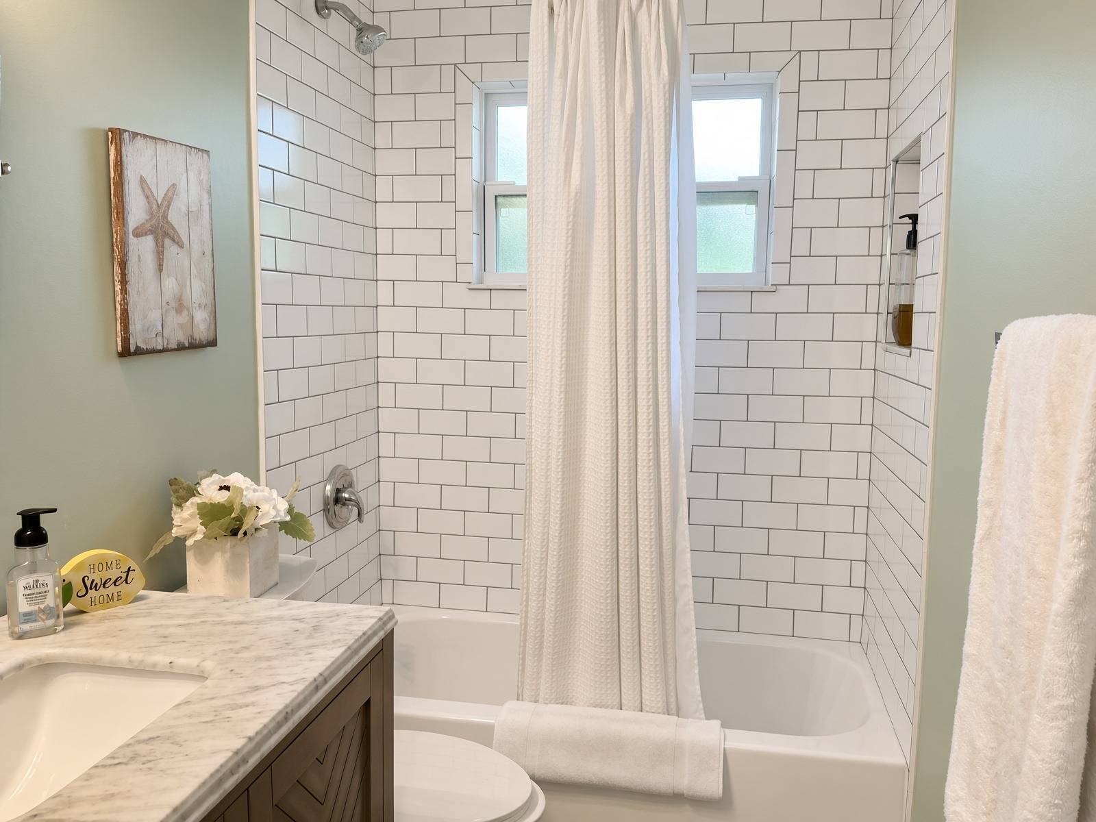 166 Algiers Dr, Venice, FL 34293