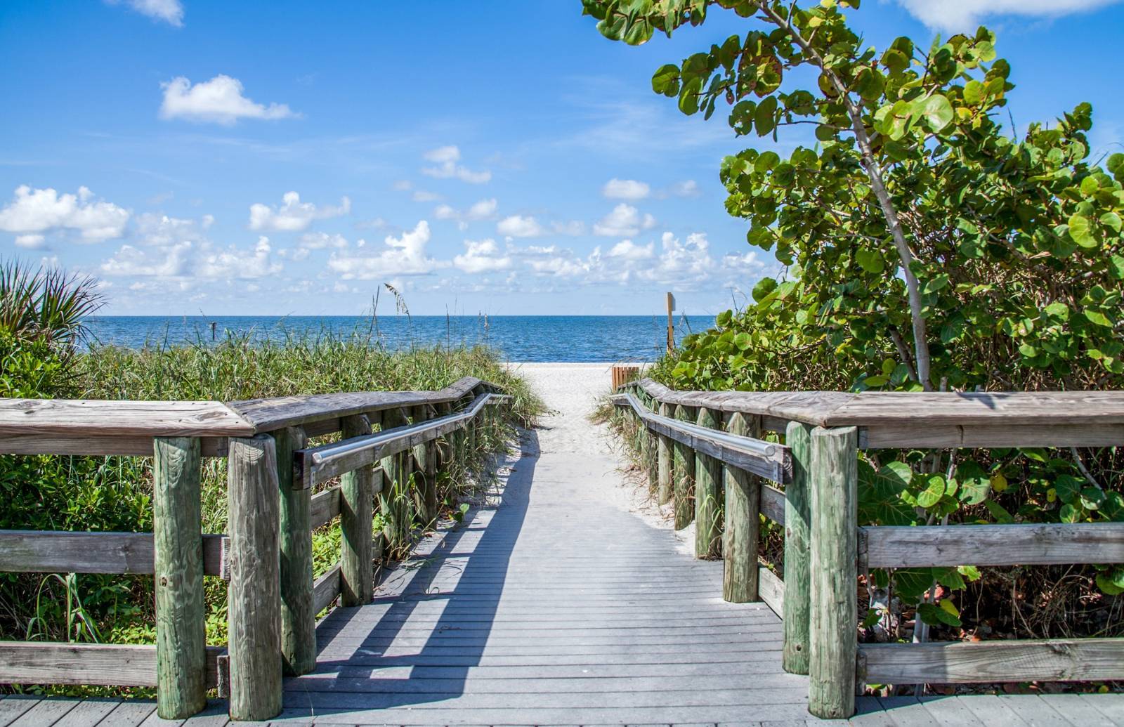 166 Algiers Dr, Venice, FL 34293