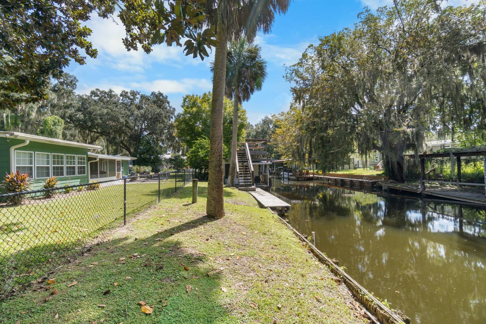 107 Peggy Ln, Crescent City, FL 32112