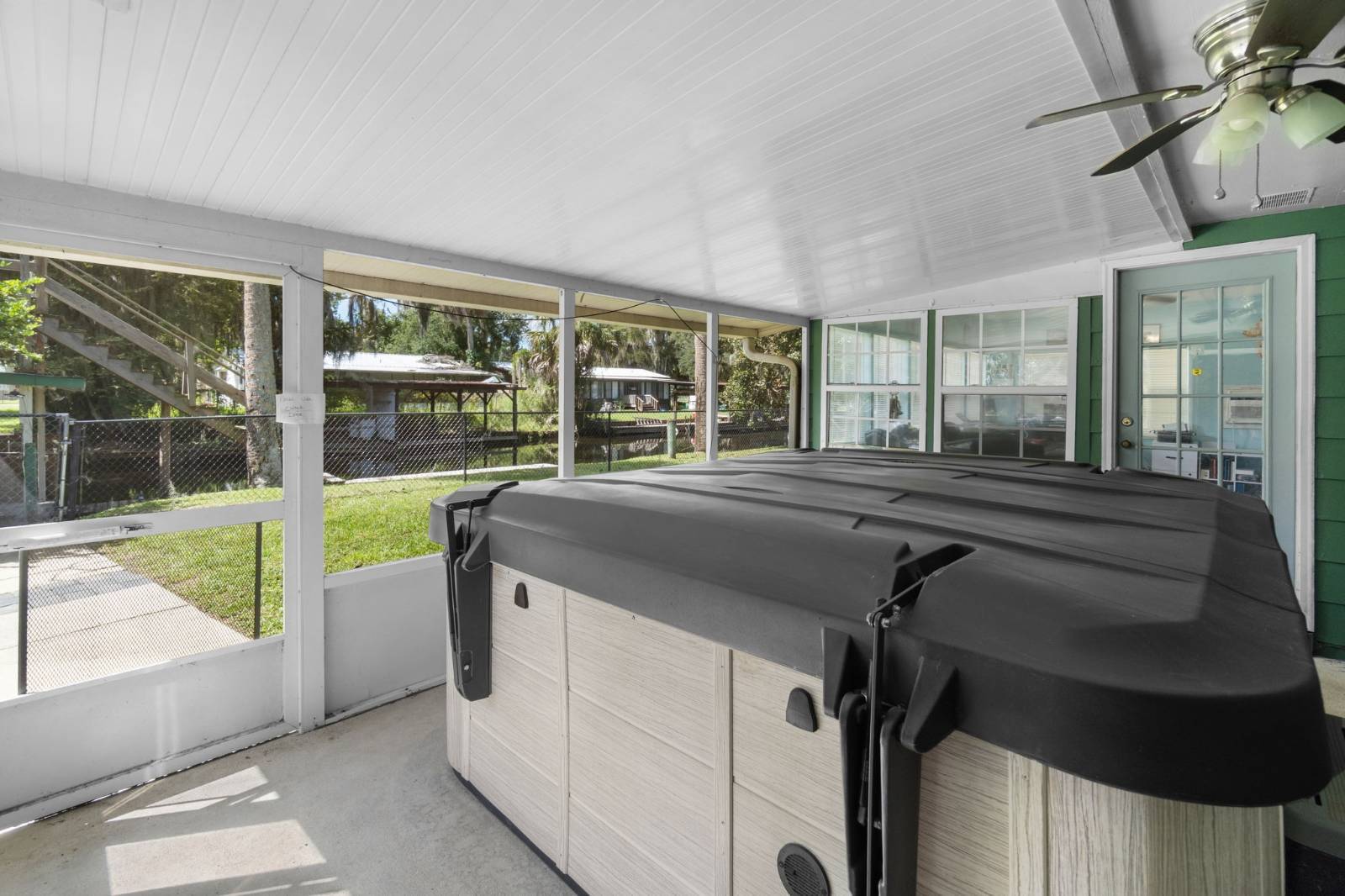 107 Peggy Ln, Crescent City, FL 32112
