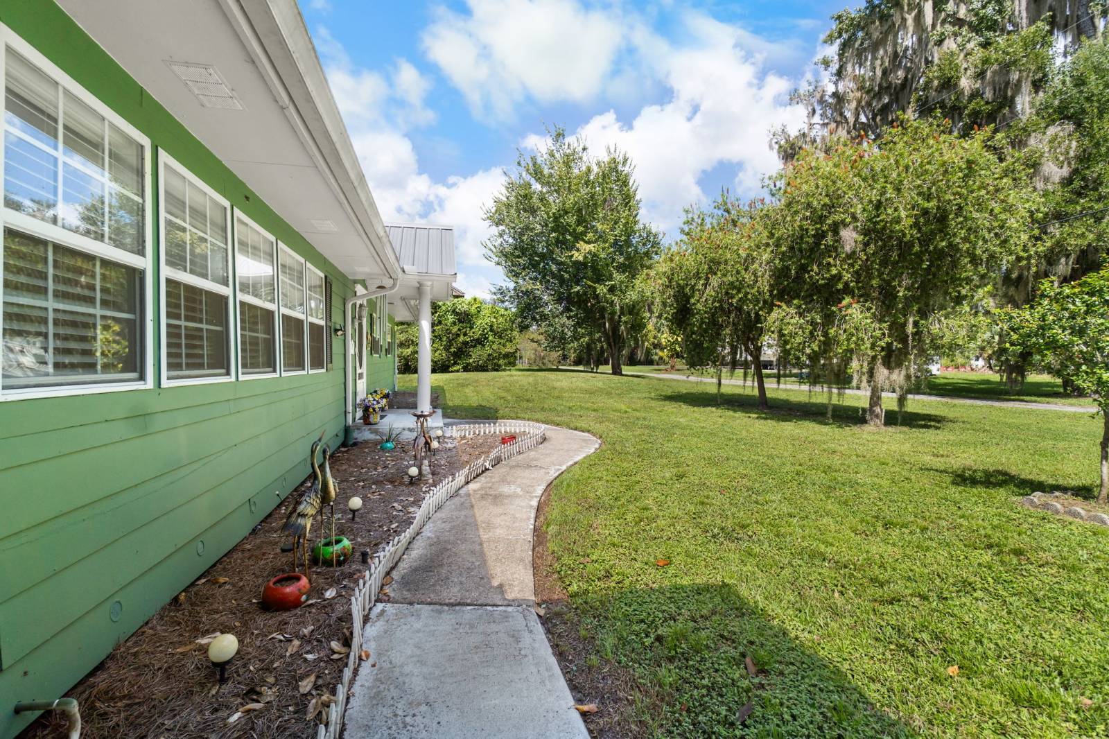 107 Peggy Ln, Crescent City, FL 32112