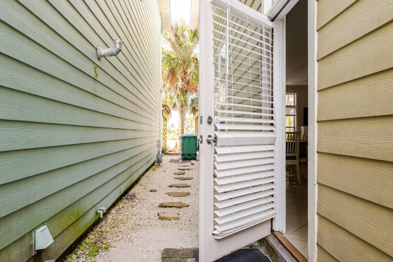 7418 Thomas Dr, Panama City Beach, FL 32408