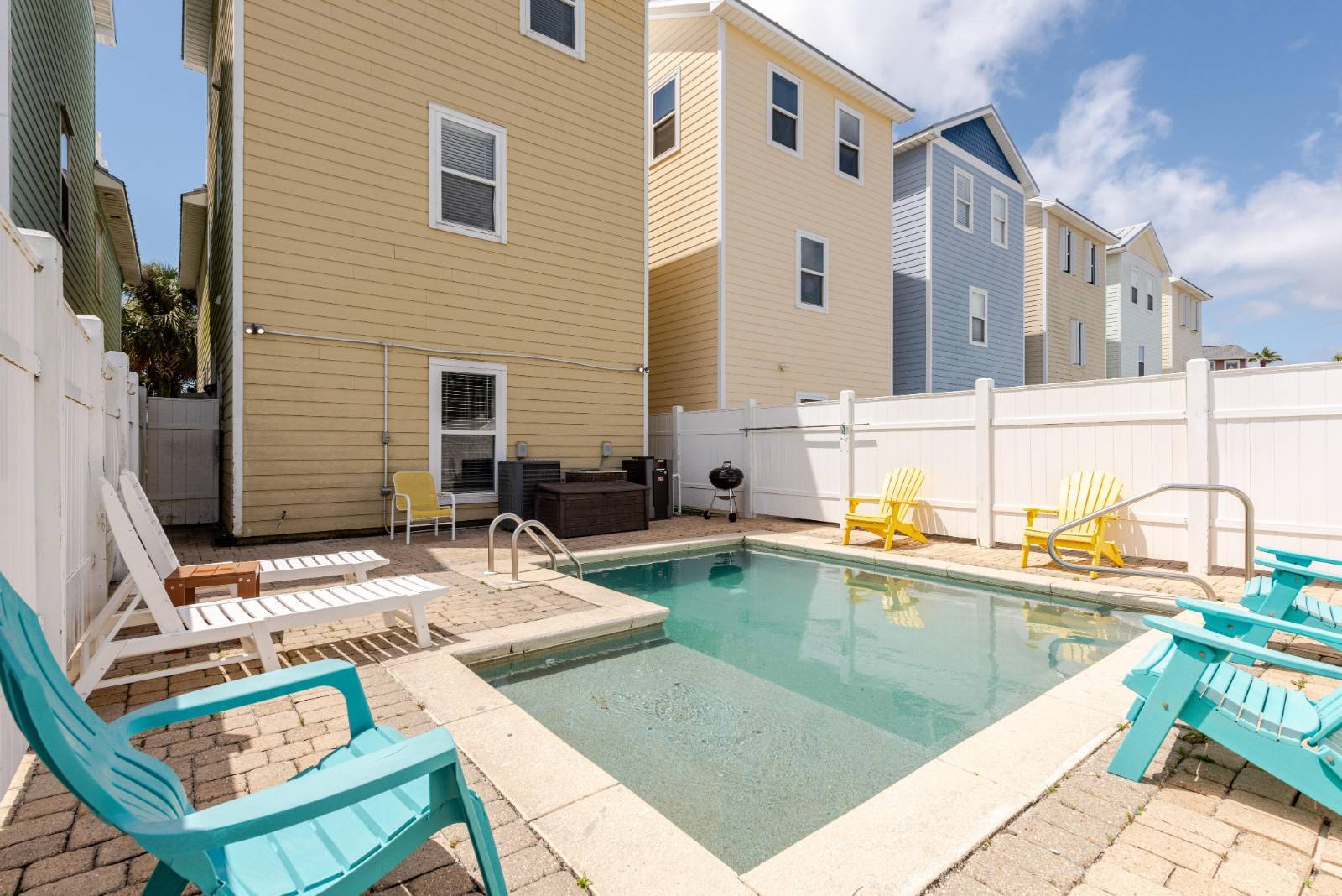 7418 Thomas Dr, Panama City Beach, FL 32408