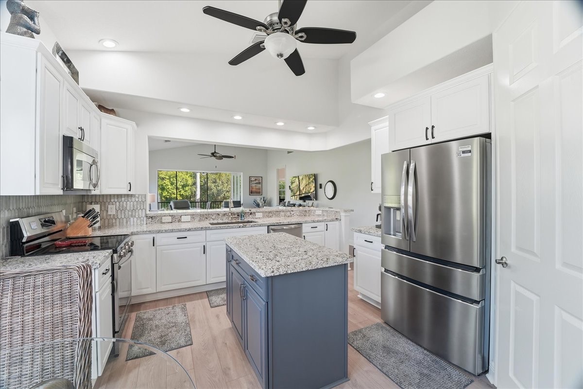 7842 Hawthorne Dr, #1703, Naples, FL 34113